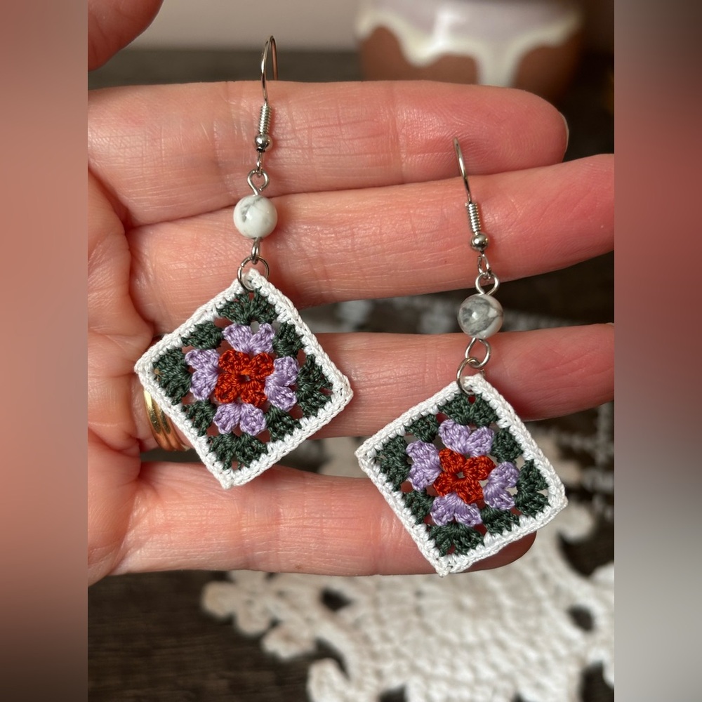NEW Handcrafted Multi Color Granny Square Earrings - Picture 4 of 10